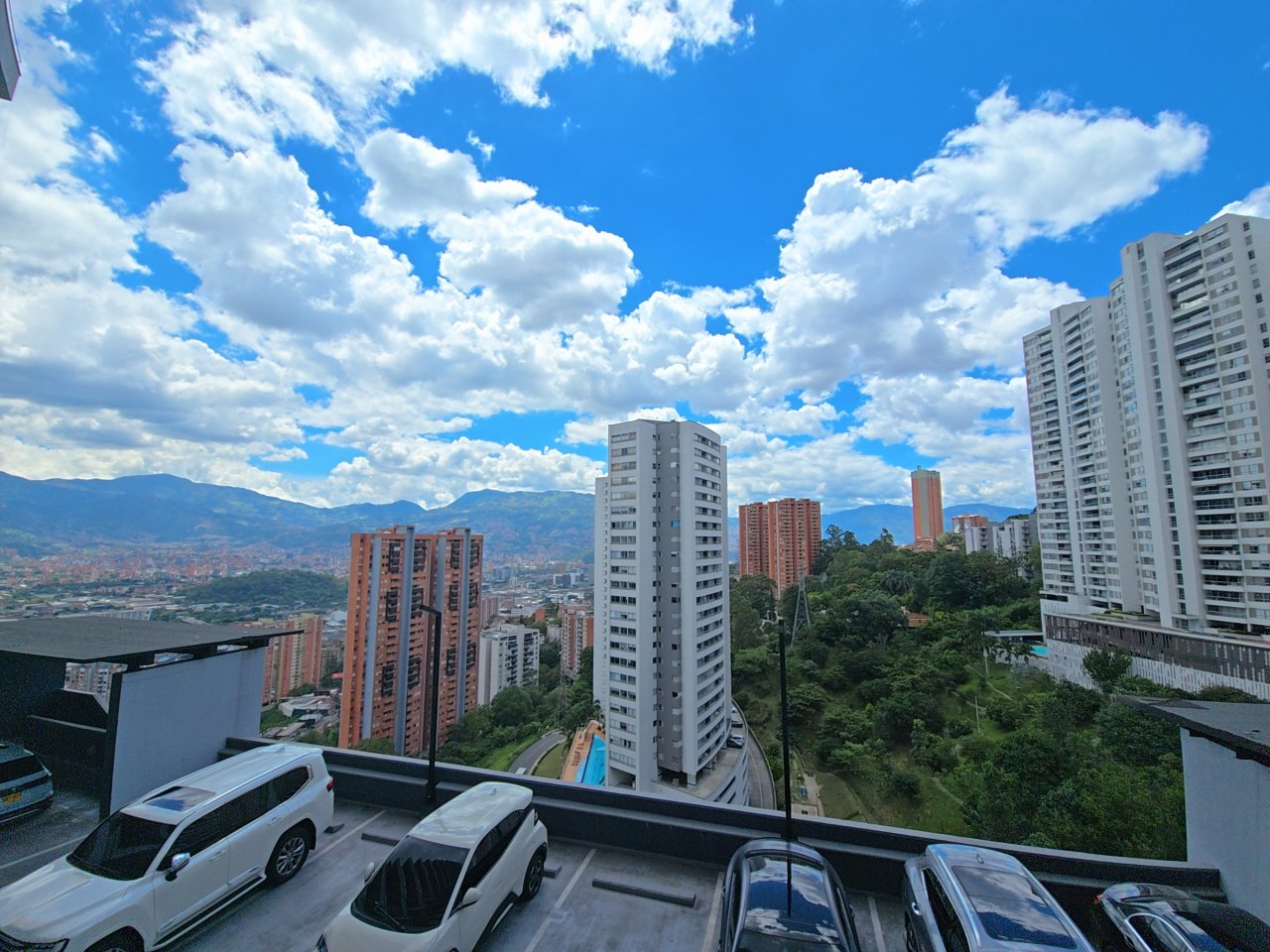 Corner Apartment in El Poblado